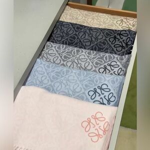 Loewe's latest 2026 woolen scarf